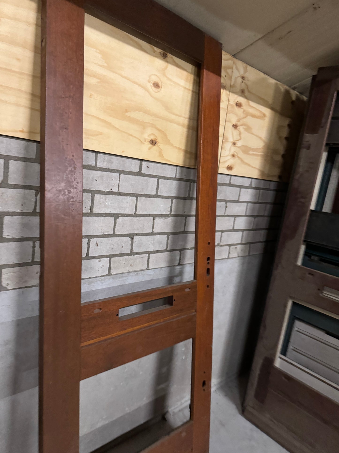 Voordeur | 2110 x 870 x 38 | Rechts | 102
